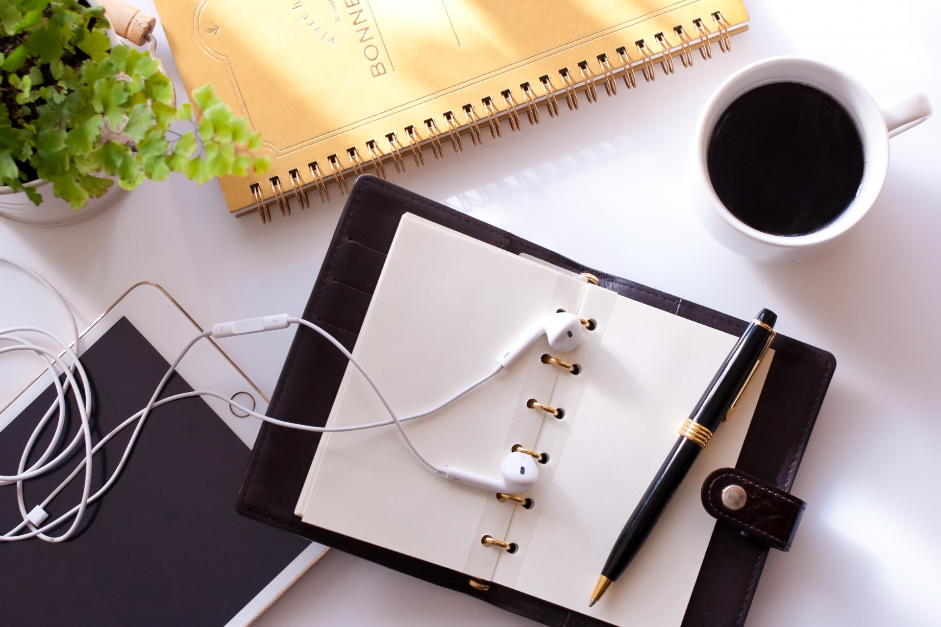 フリップタイプのスマホケースが人気を集める理由